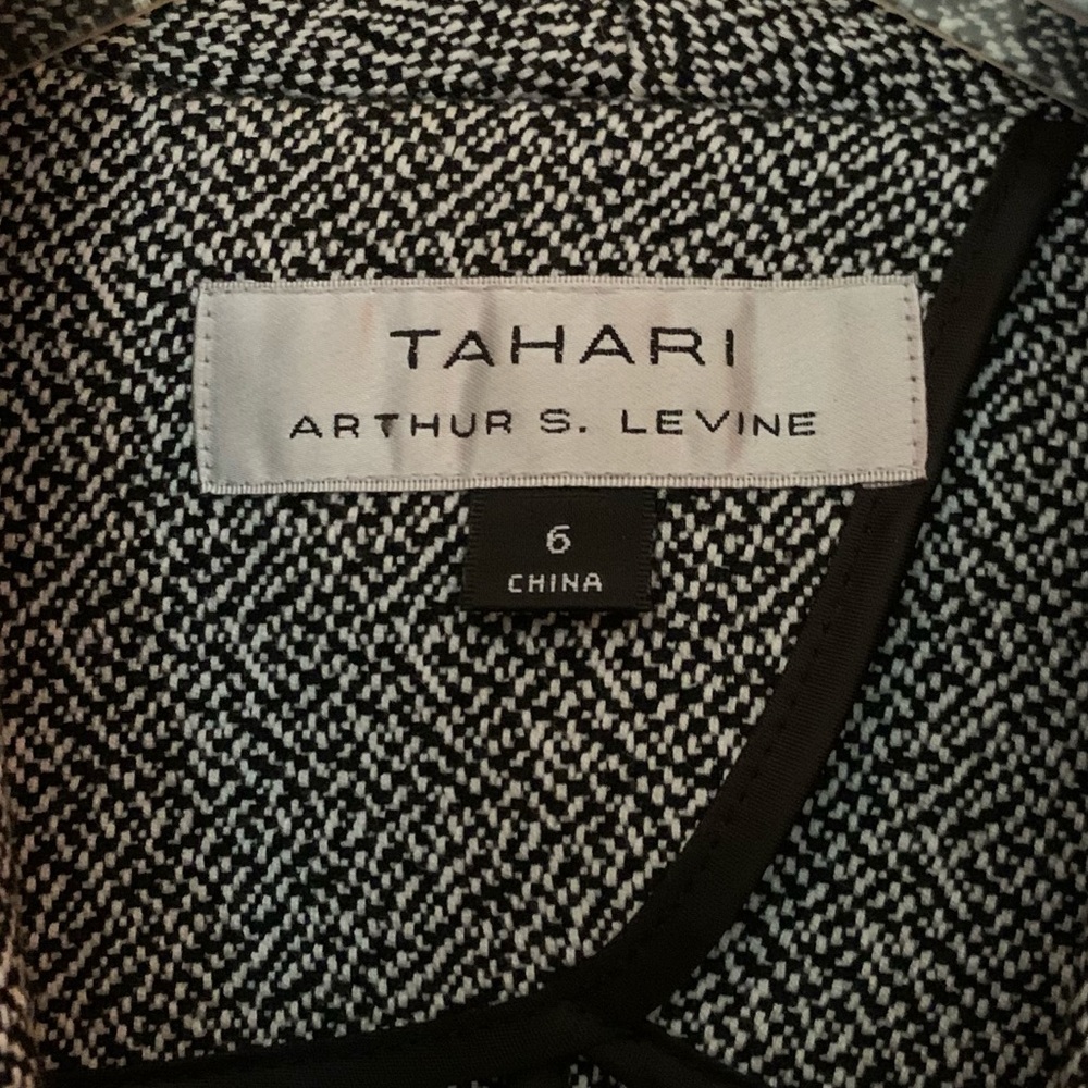 EUC Tahari Jacket size 6 - Picture 5 of 7
